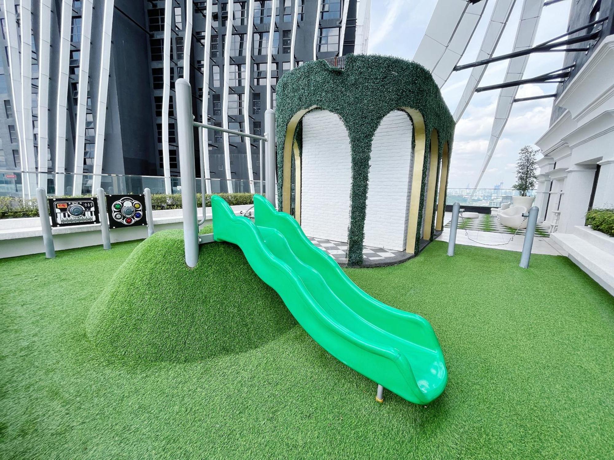 Arte Mont Kiara By The Relaxstay Apartemen *